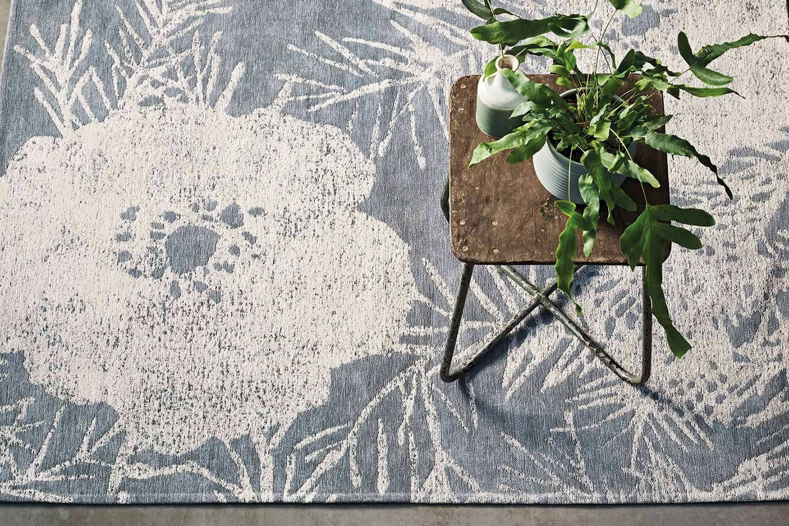 Louis De Poortere vloerkleed Romo LX 8742 Lomasi Steelblue zoom