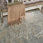 Nourison vloerkleed Silk Shadows SHA17 SAND 6X8 099446451026 interior 2 C