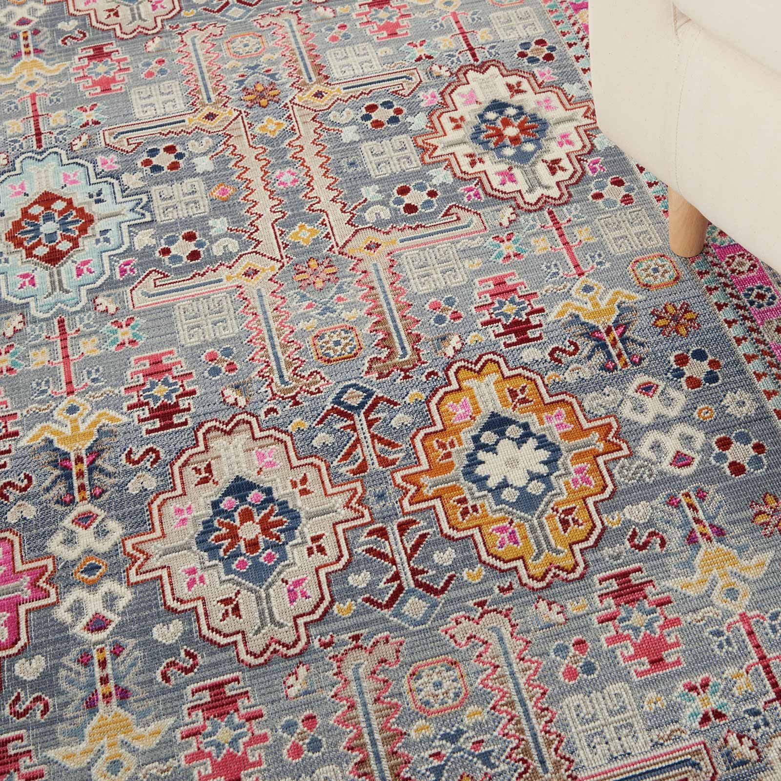 Nourison vloerkleed Vintage Kashan VKA05 GYMTC GREY MULTICOLOR 5X8 099446811837 interior 2