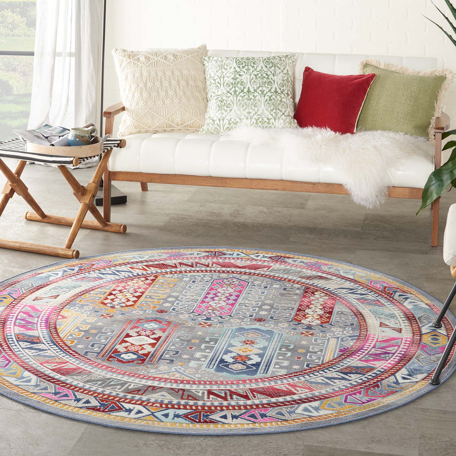 Nourison vloerkleed Vintage Kashan VKA06 GYMTC GREY MULTICOLOR 6xRND 099446811981 interior 1