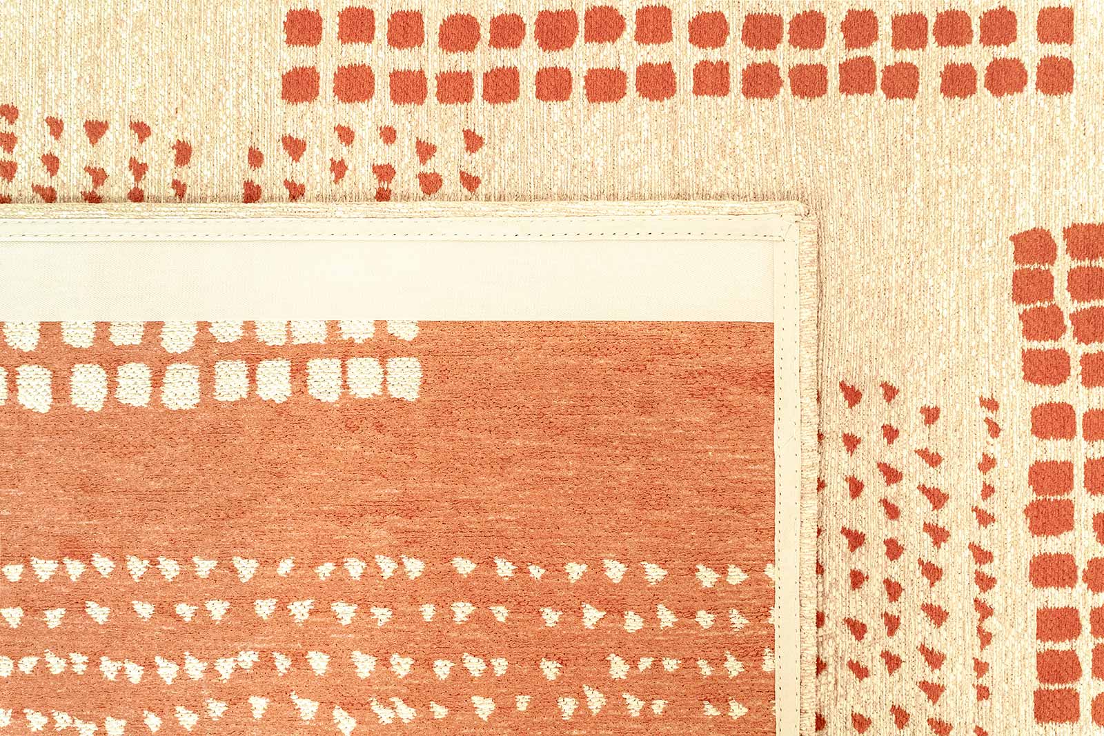 Louis De Poortere vloerkleed Craft 2078 Zen Garden Grenadine back